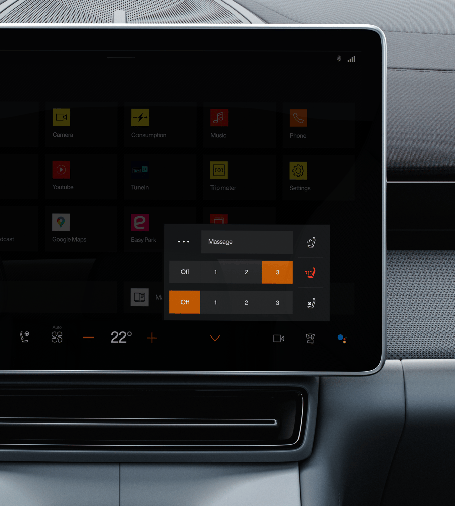 Centre display showing how to heat the steering wheel