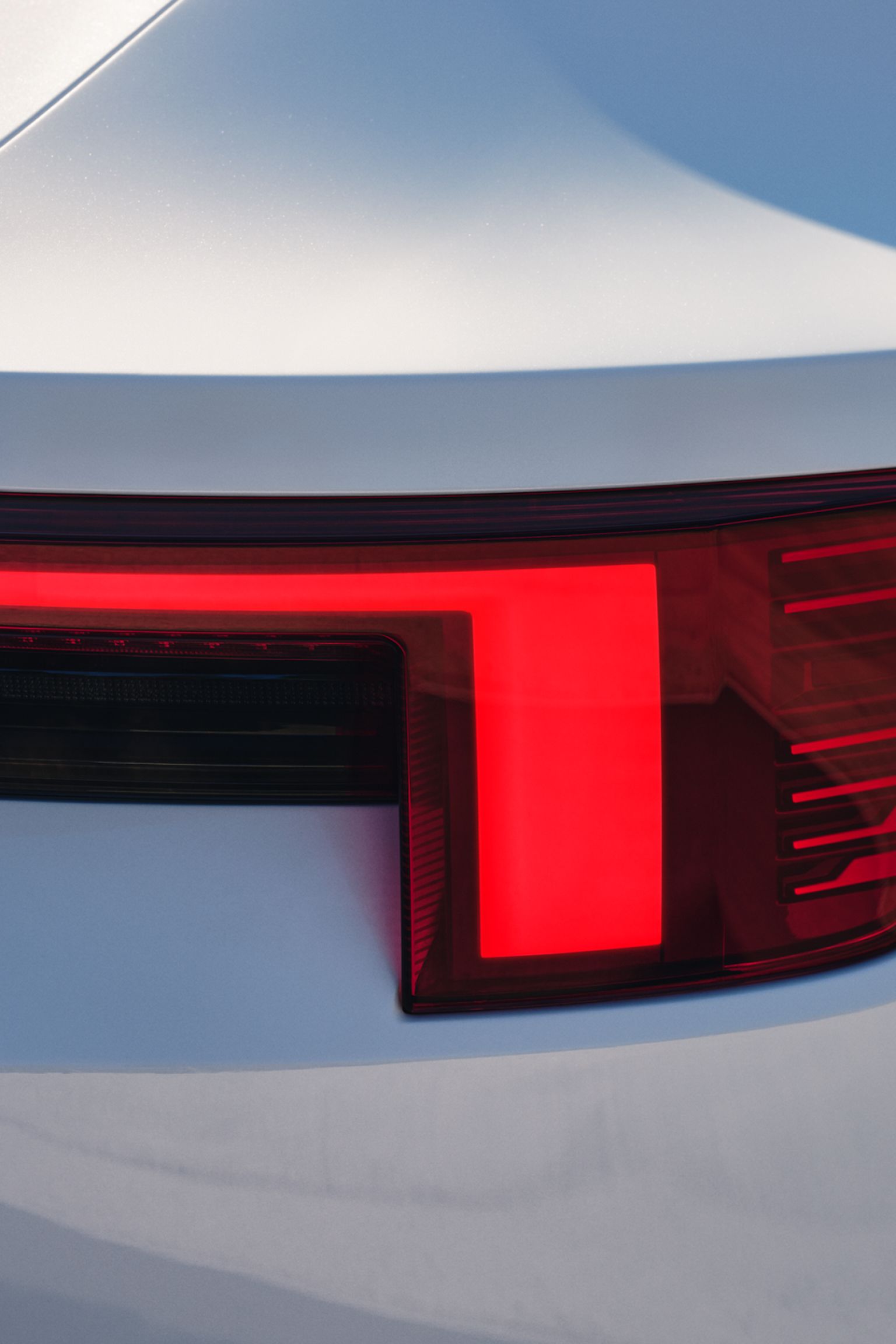 Polestar 4 rear light