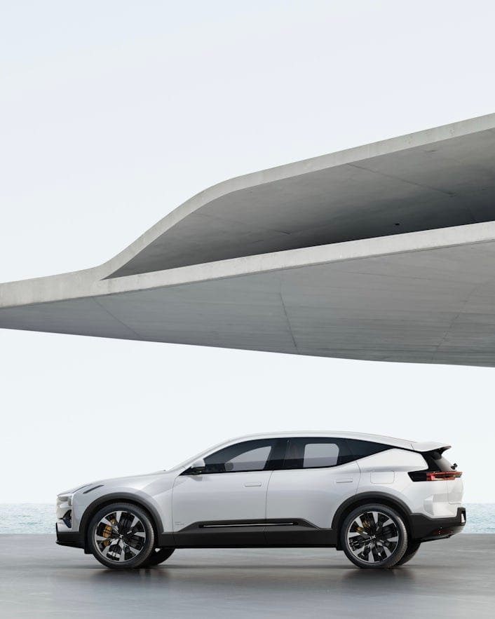 Side view of Polestar 3.